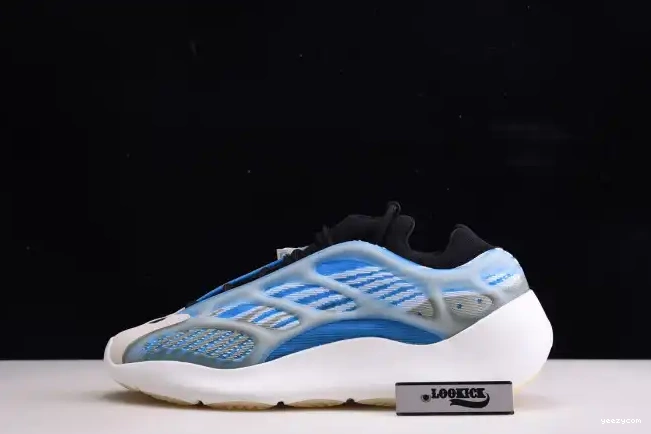 THE ADIDAS DARK IN G54850 V3 YEEZY GLOW 700 0601